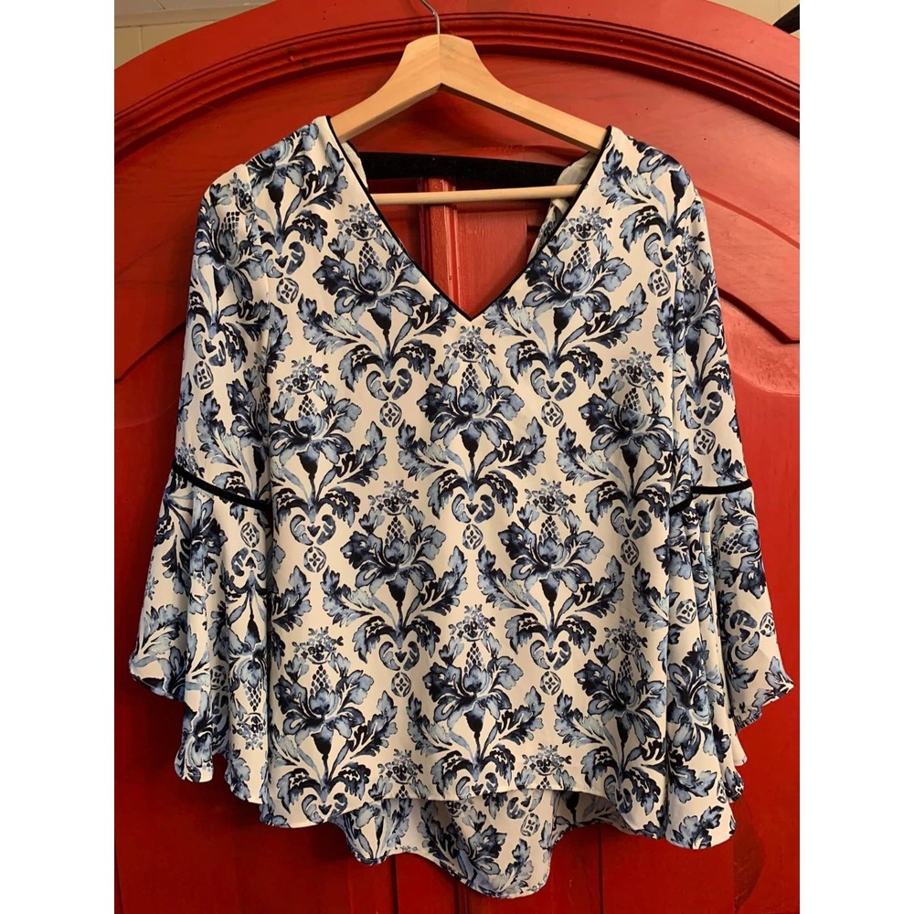 White House Black Market Sz 2 WHBM Blue Floral Velveteen Trim Bell Sleeve EUC